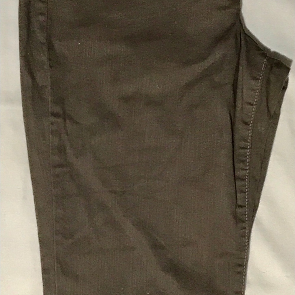 Women’s Brown Capris..by Bandolinoblu .. size 10